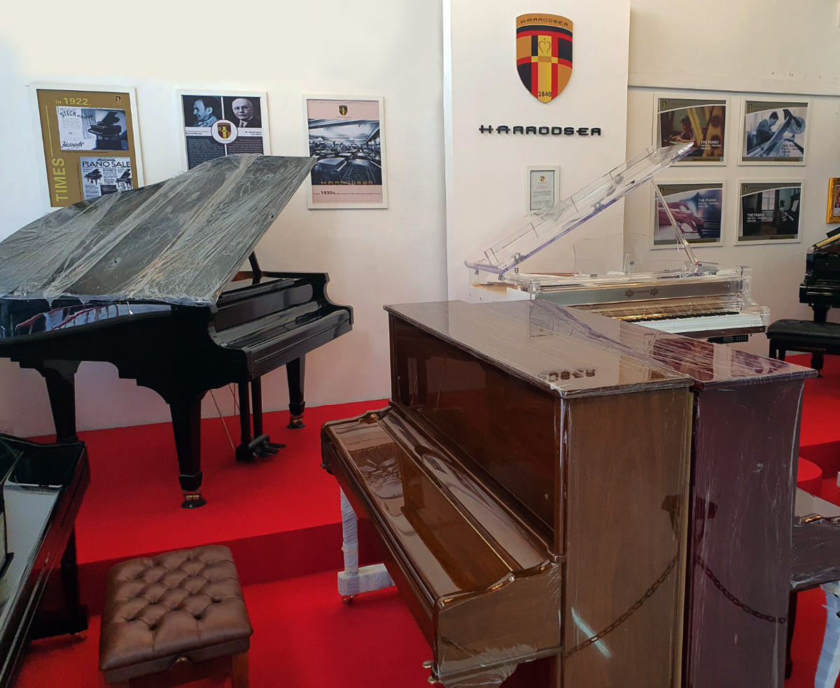 Showroom เปียโน Harrodser Grand Piano คุณภาพสูง จากเยอรมัน ราคาพิเศษ